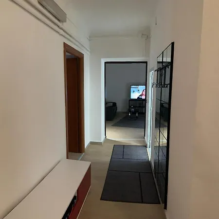 Dalla Laretta Di Fronte Acquario Di Appartement *