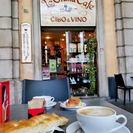 Dalla Laretta Di Fronte Acquario Di ג'נובה
